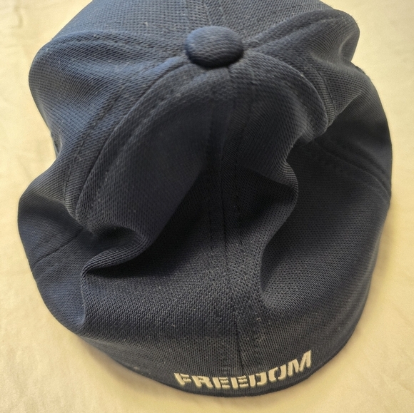 Mens Under Armour fitted hat M/L American flag - Picture 3 of 5